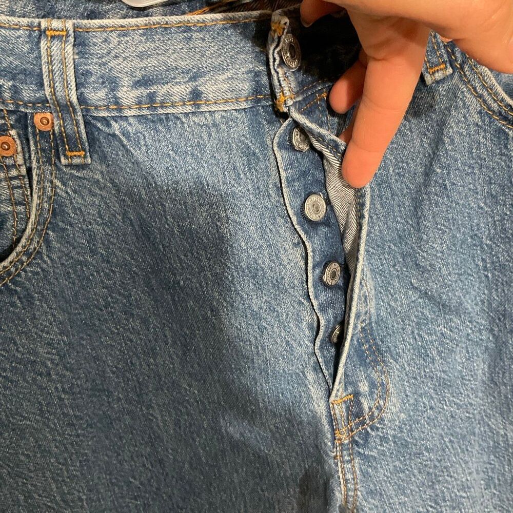 Levi’s 501 36x36 button closure jeans 100% cotton - Picture 3 of 10